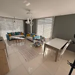 Kyrenia Center Penthouse 公寓 凯里尼亚