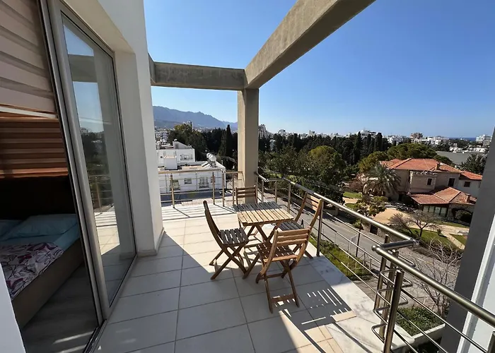 Kyrenia Center Penthouse 公寓 凯里尼亚
