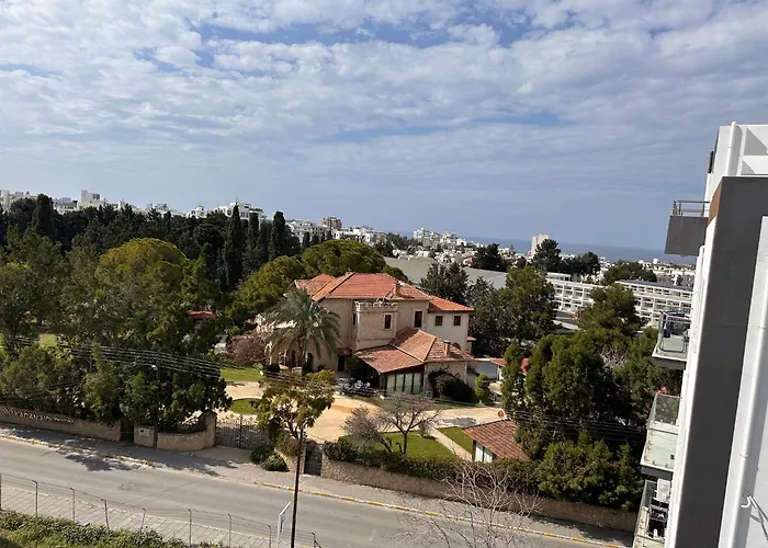 公寓 Kyrenia Center Penthouse 凯里尼亚