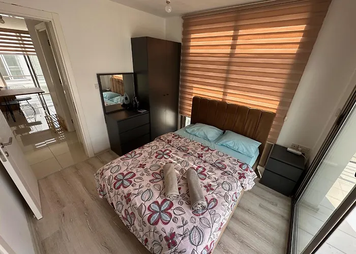 Kyrenia Center Penthouse * Kyrenia (Northern Cyprus)